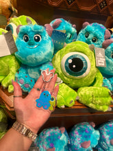 Load image into Gallery viewer, Big feet plushie keyrings
