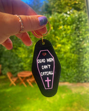 Load image into Gallery viewer, Cat call motel keyring
